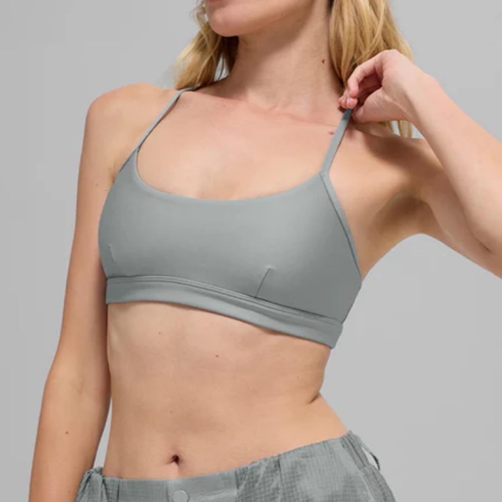 Alo yoga airlift intrigue bra in gray